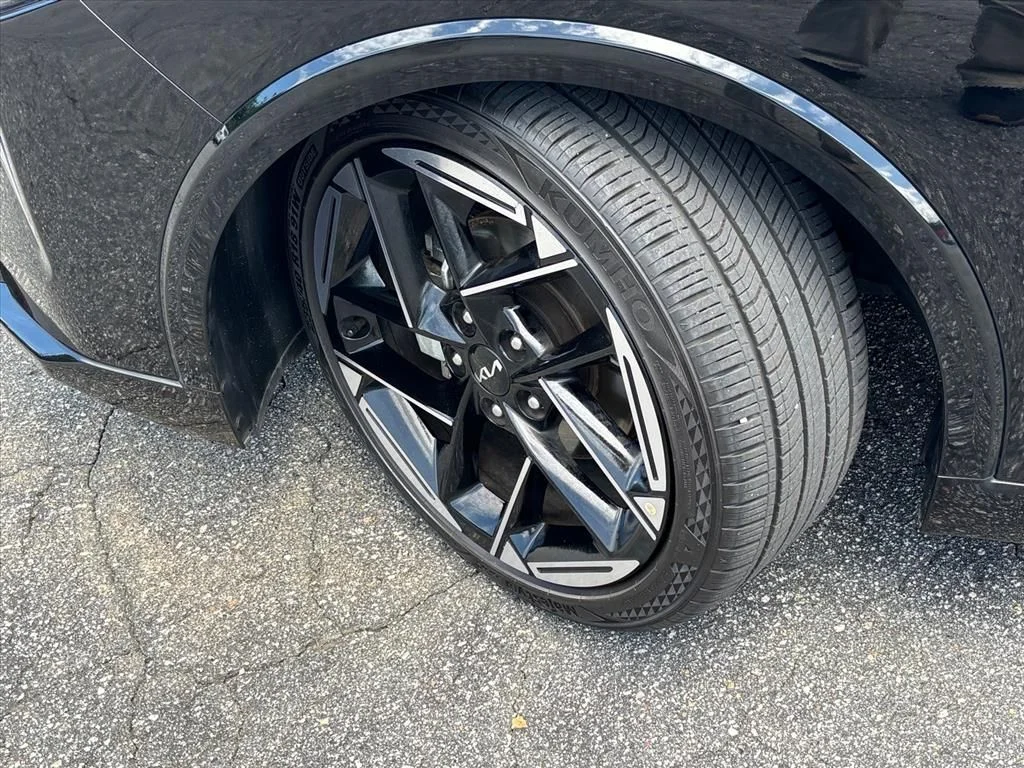 Used 2025 Black Kia GT-Line image 27