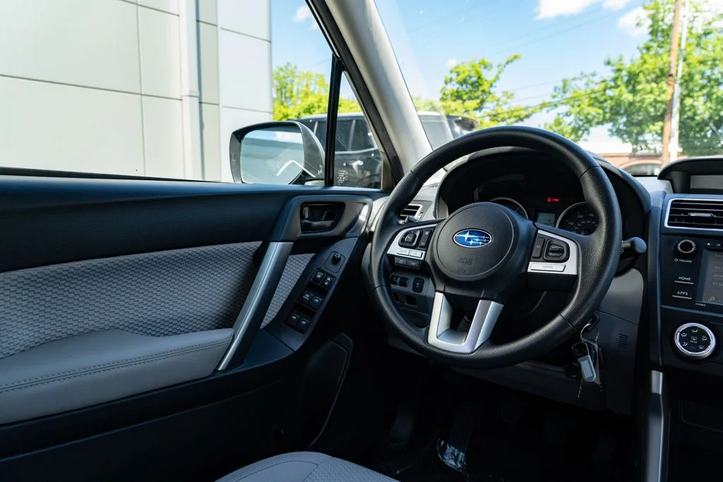 Used 2017 Gray Subaru 2.5i image 11