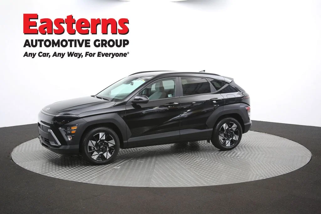 Used 2024 Black Hyundai SEL image 37