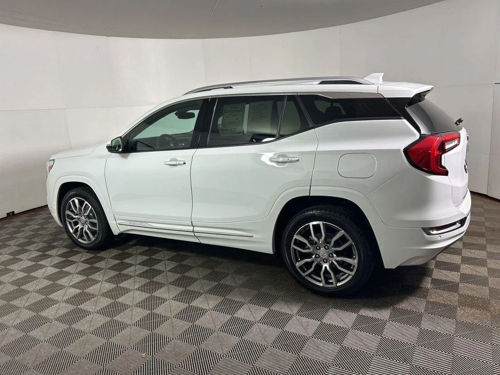 Used 2023 Summit White GMC Denali image 14