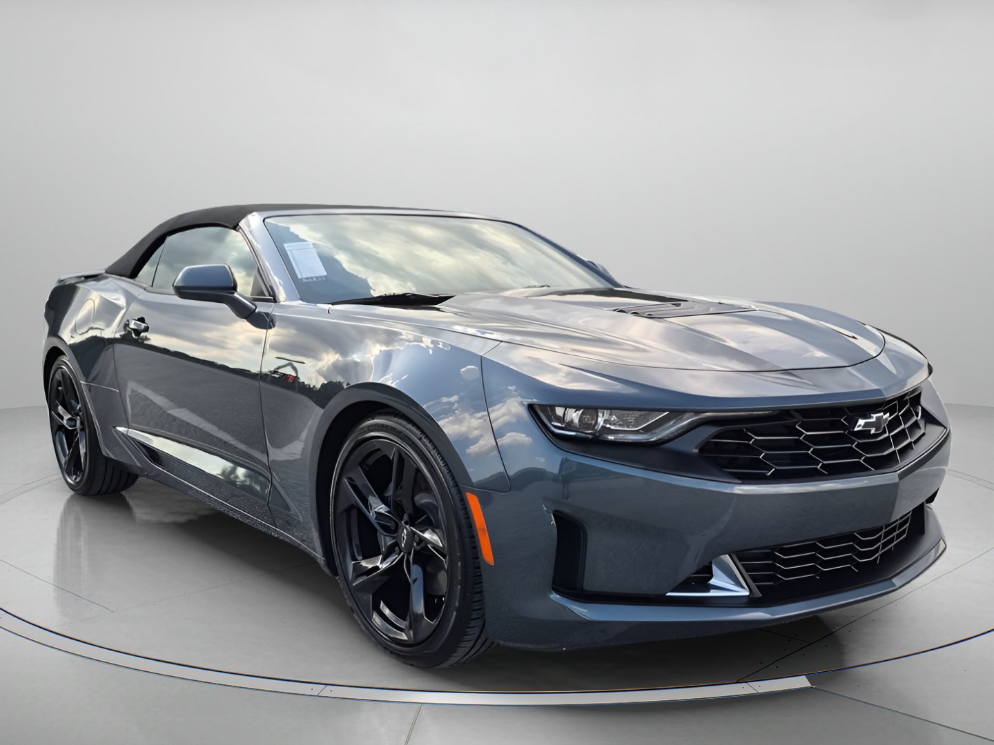 Used 2023 Shadow Gray Metallic Chevrolet LT1 image 1