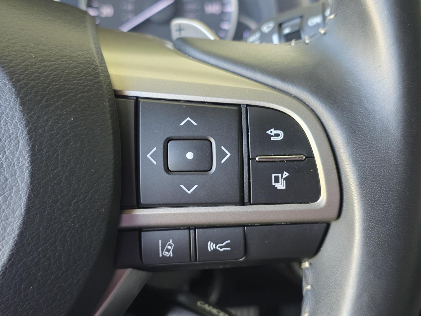 Used 2020 Silver Lexus 450h image 28