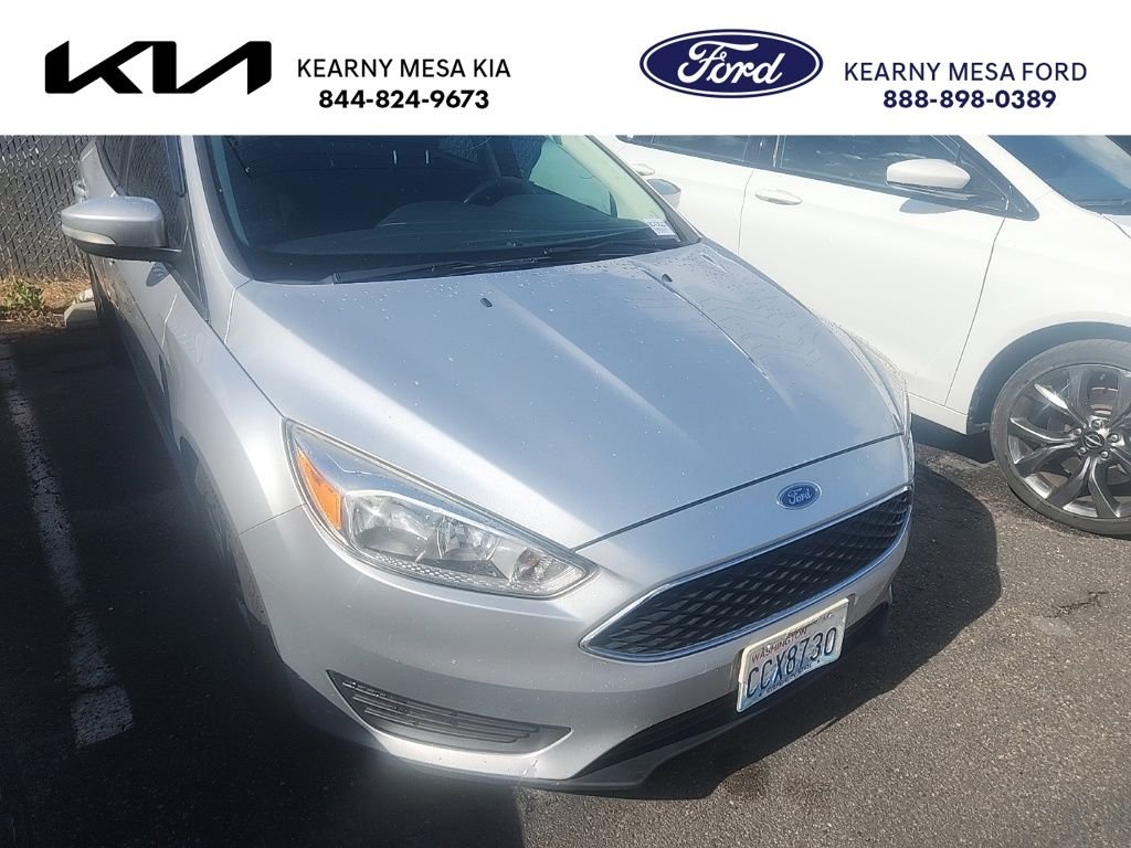 2016 Ford Focus 5 Door Hatch SE's photo