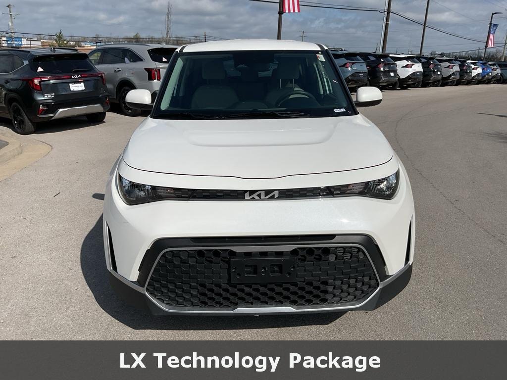 Used 2025 Whi Kia LX image 2
