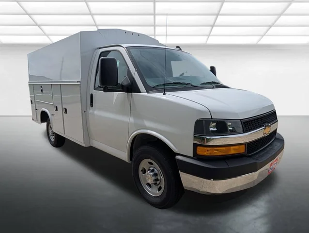 2025 Chevrolet Express Cutaway 3500 1WT