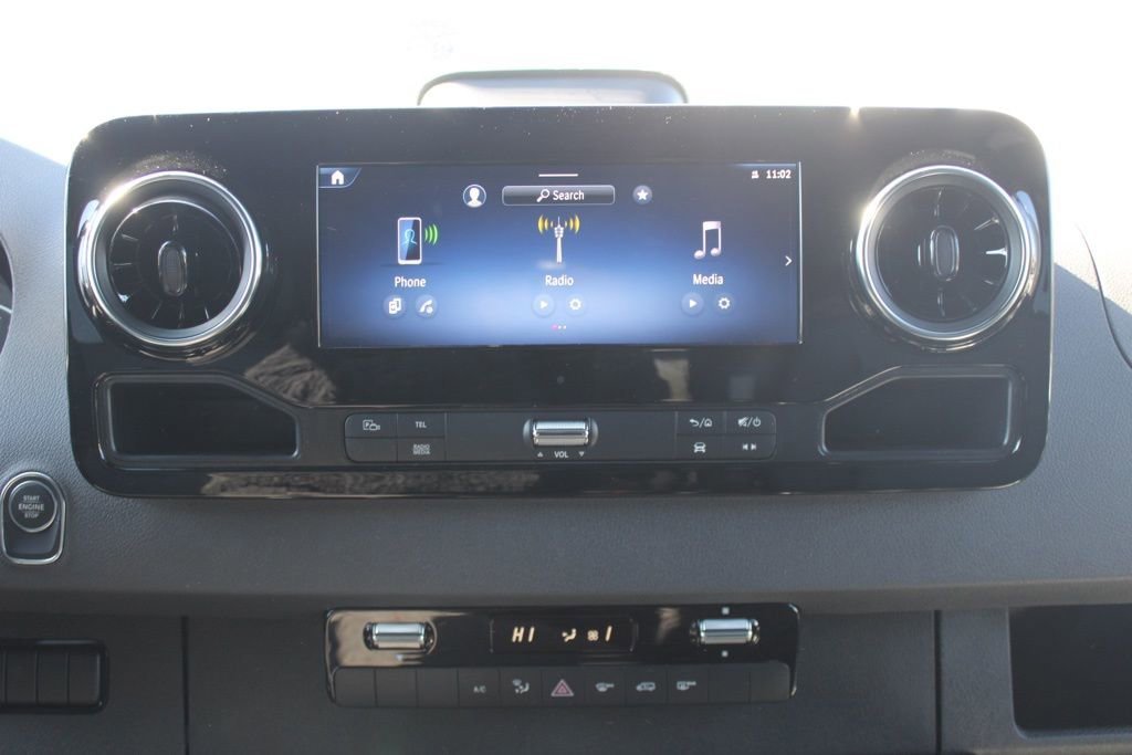 New 2026 Arctic+White Mercedes-Benz Crew 144 WB image 70