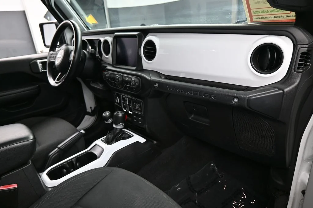 Used 2022 Bright White Clearcoat Jeep Unlimited Sport Altitude image 45