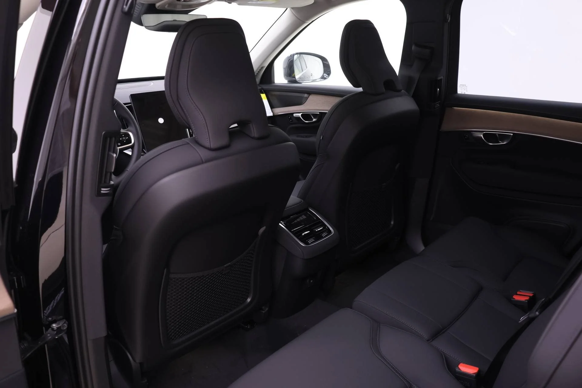 New 2026 Black Volvo B6 Plus 7-Seater image 12