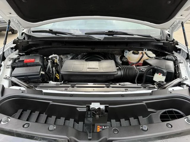 Used 2024 White Chevrolet Z71 image 26