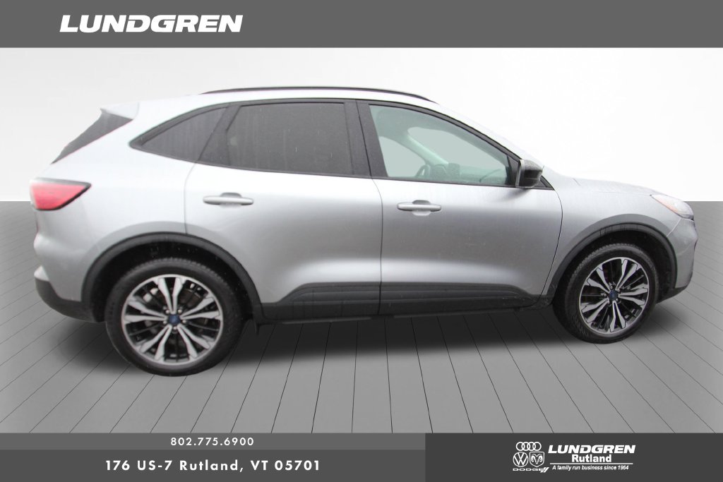 Used 2022 Silver Ford SEL image 3