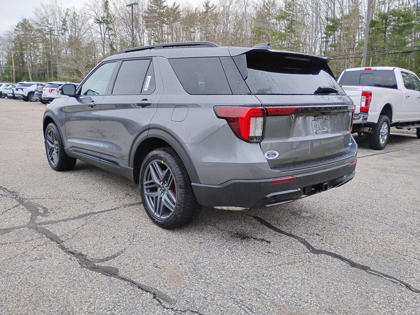 New 2026 Carbonized Gray Metallic Ford ST-Line image 6
