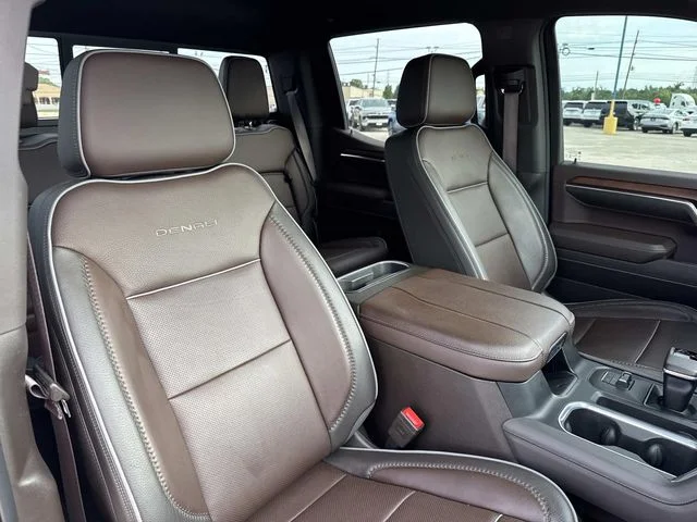 Used 2024 White GMC Denali image 26