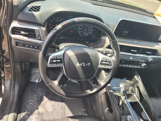 Used 2022 Green Kia EX image 30