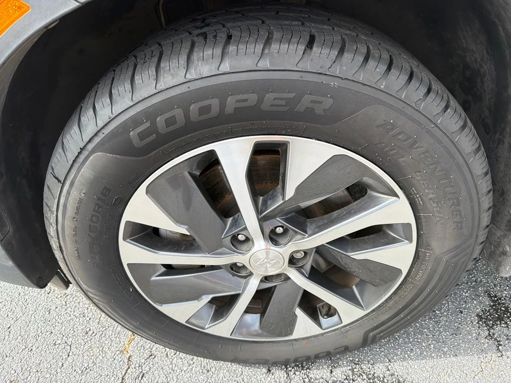 Used 2022 White Hyundai SEL image 11