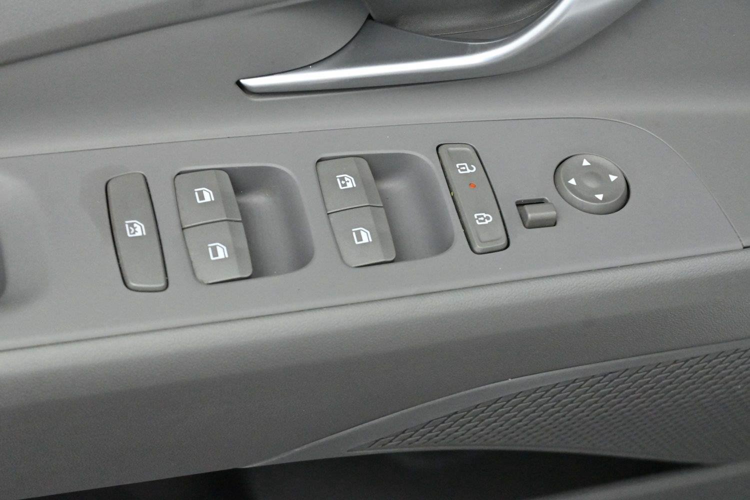 Used 2024 Serenity White Hyundai SEL image 11