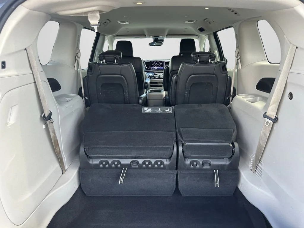 Used 2021 White Chrysler Touring L image 15