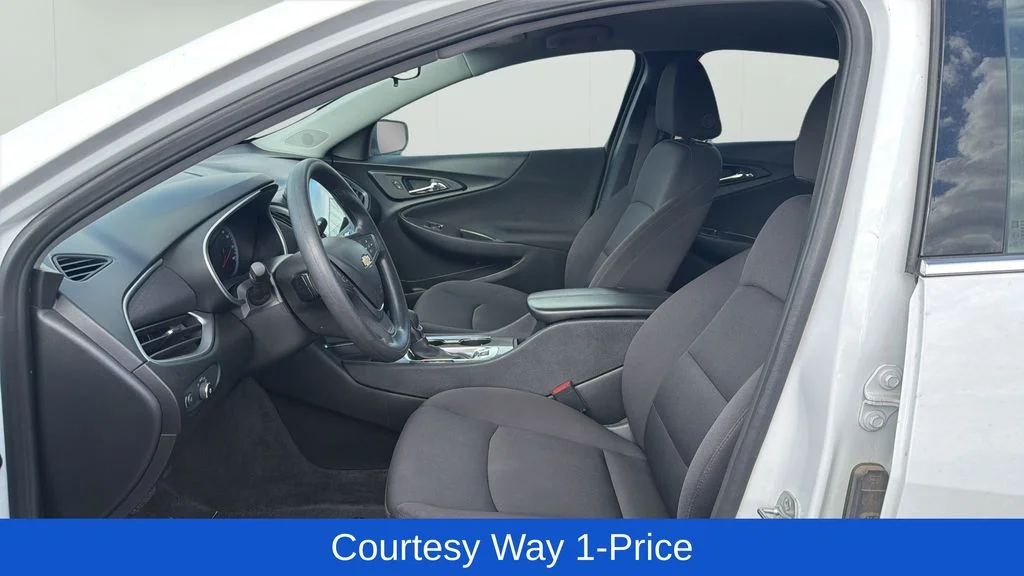 Used 2024 White Chevrolet LT image 12
