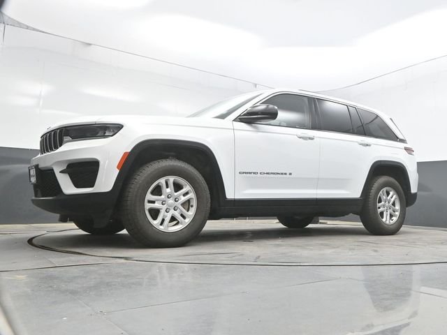 Used 2022 White Jeep Laredo image 42