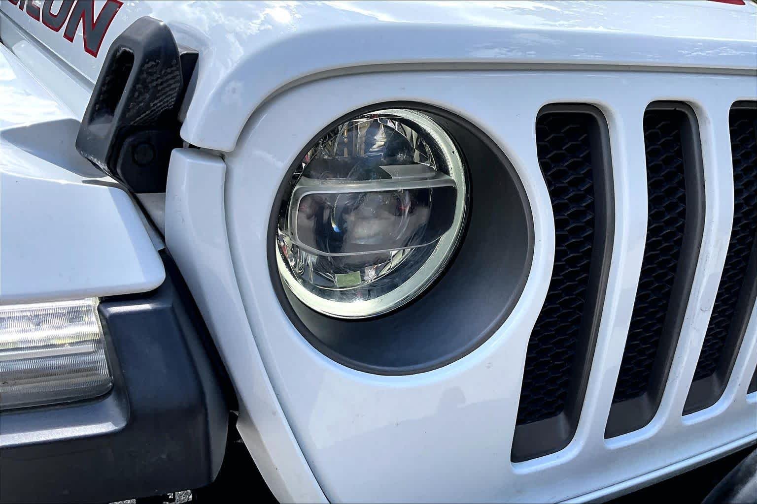 Used 2020 Bright White Clearcoat Jeep Rubicon image 26