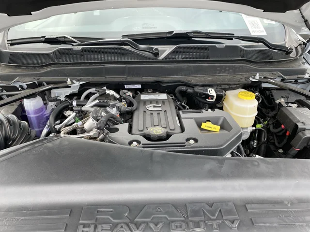 New 2025 Bright White Clearcoat RAM Big Horn image 43