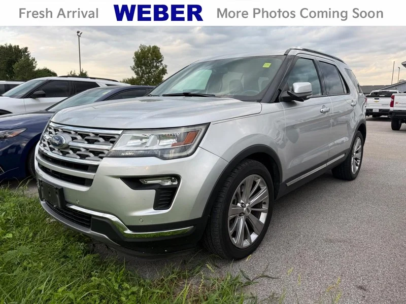 Used 2019 Ingot Silver Metallic Ford Limited FWD image 1