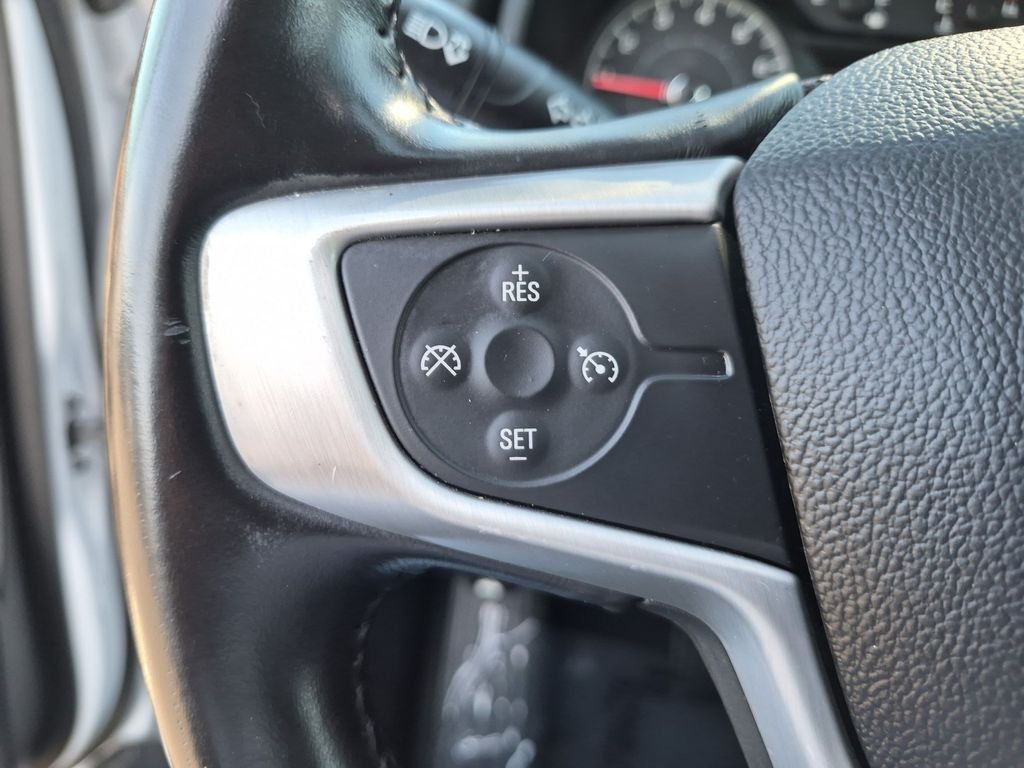 Used 2018 White GMC SLE image 18