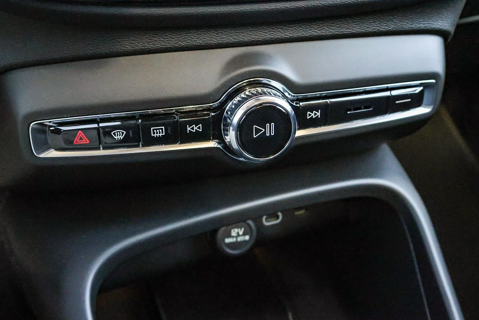 2026 Volvo XC40 Core - Photo 37
