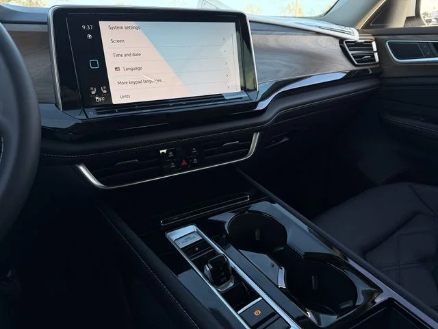 New 2026 White Volkswagen 2.0T SE w/Technology image 13