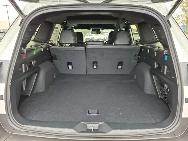 New 2026 CRYSTAL WHITE PEARL Subaru Premium image 32