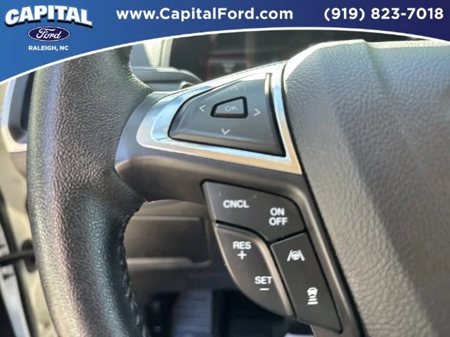 Used 2022 White Ford SEL image 22