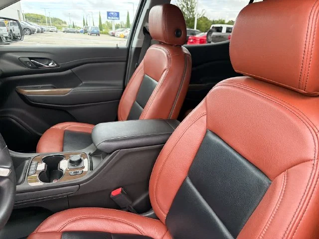 Used 2023 White GMC SLE image 18