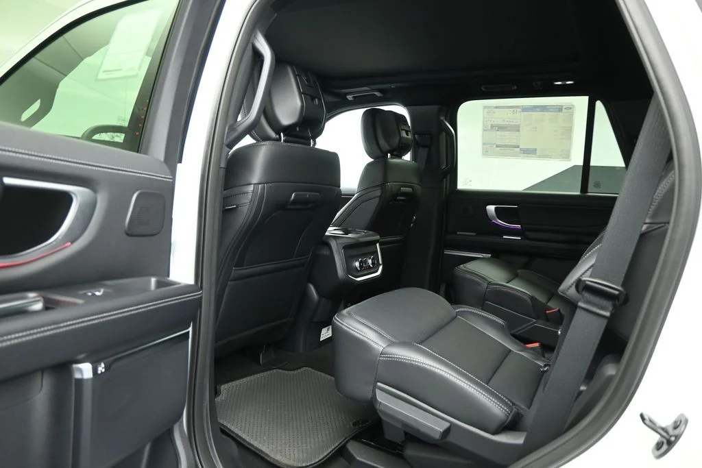 New 2026 Oxford White Ford Platinum image 15