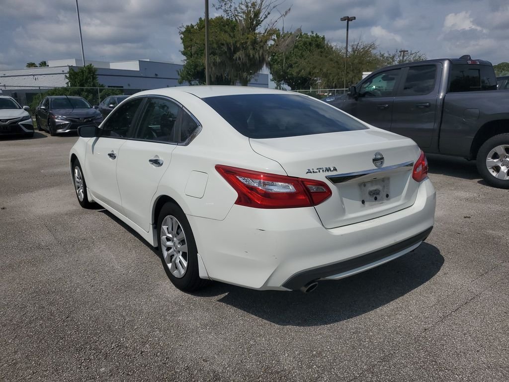 Used 2017 White Nissan 2.5 S image 3