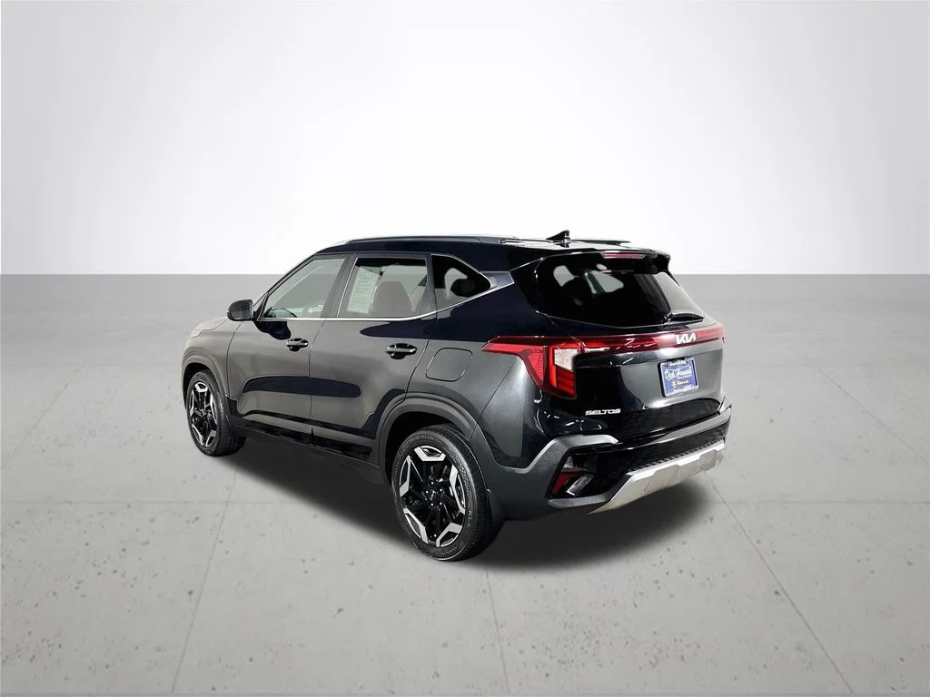 Used 2024 Black Kia SX image 8