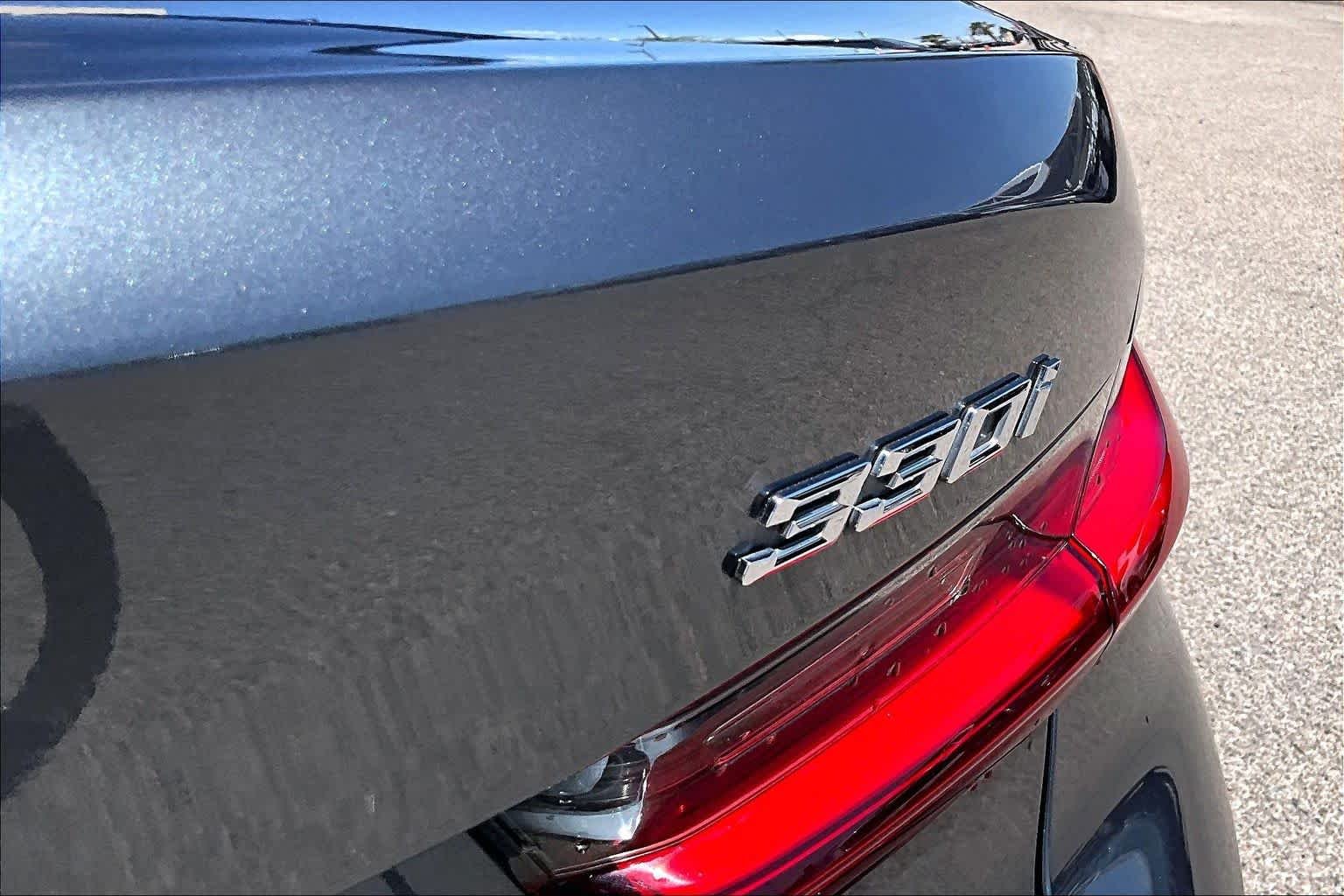 Used 2022 Mineral Grey Metallic BMW 330i image 9