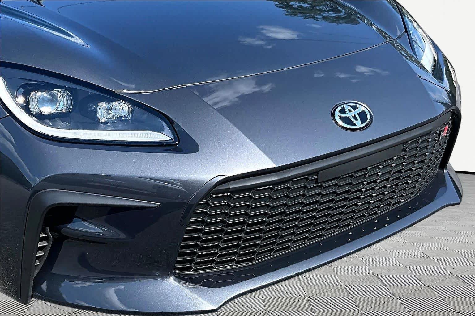 Used 2023 Pavement Toyota Premium image 30