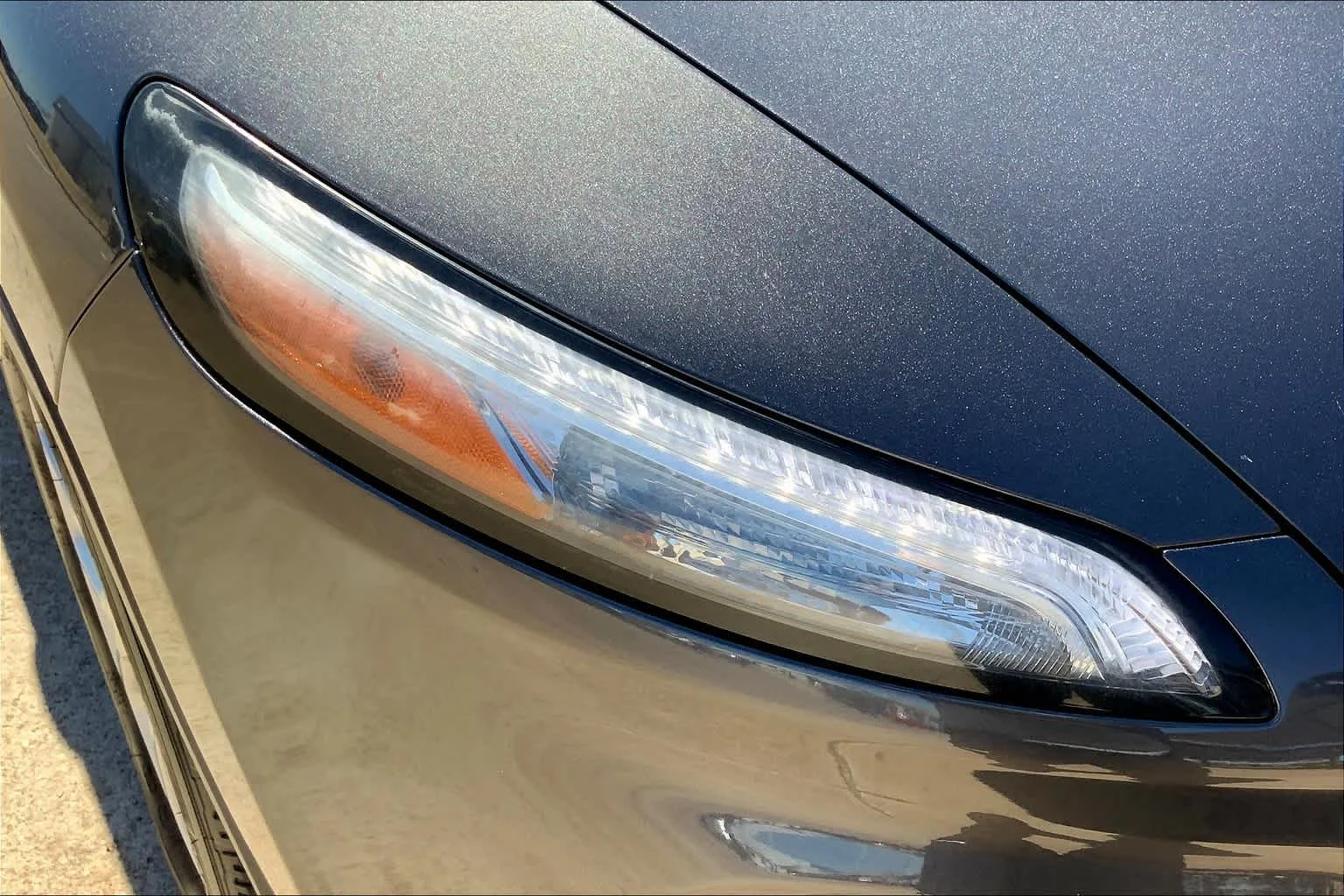 Used 2015 Granite Crystal Metallic Clearcoat Jeep Latitude image 26