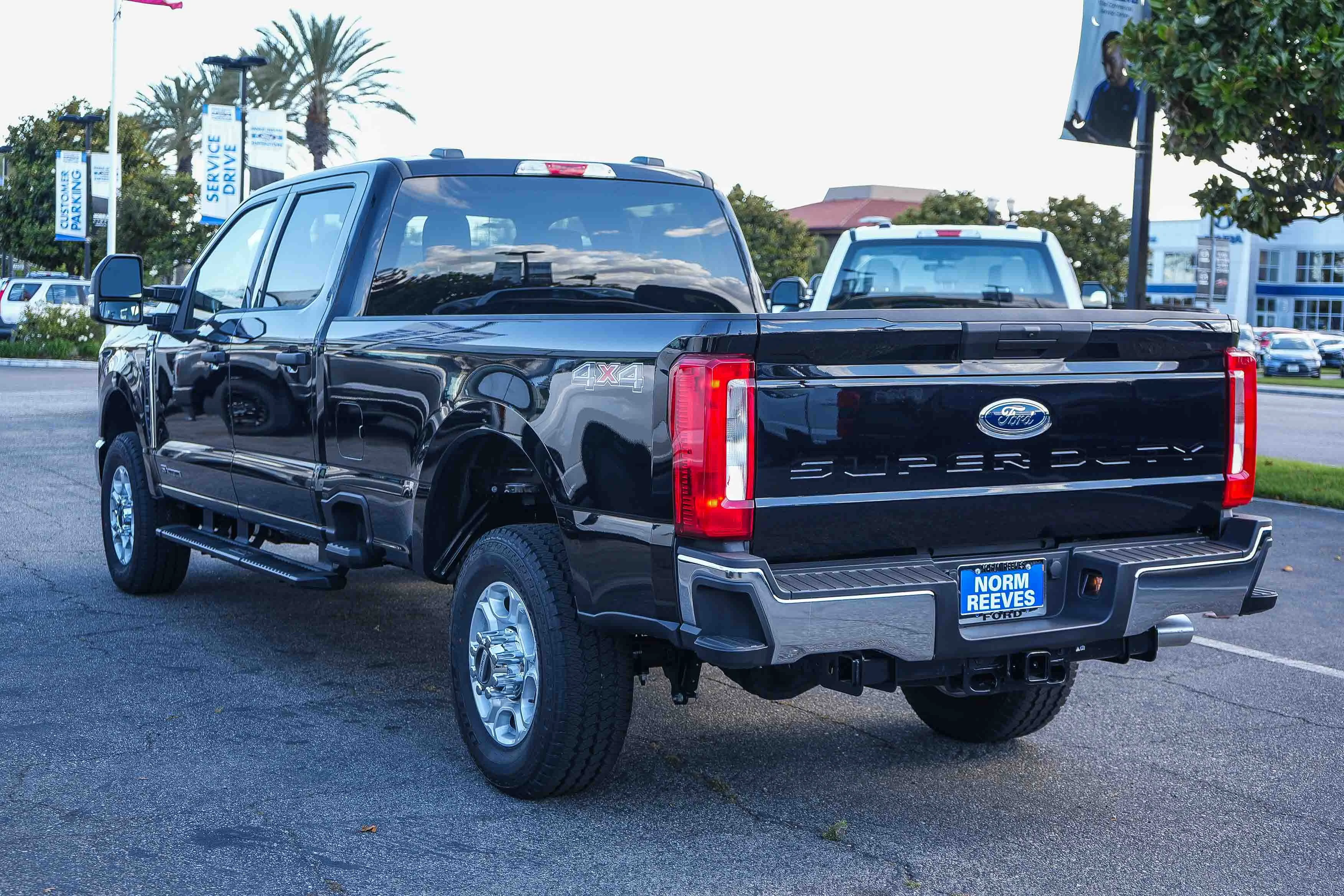 New 2026 Black Metallic Ford XLT image 6