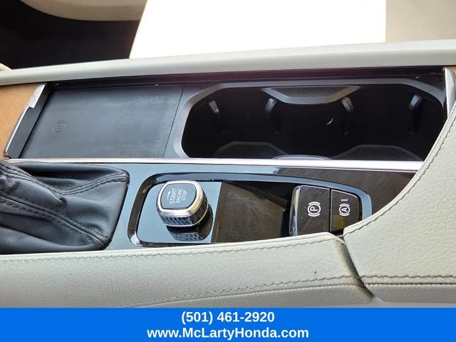 Used 2022 Crystal White Metallic Volvo T5 Momentum image 30