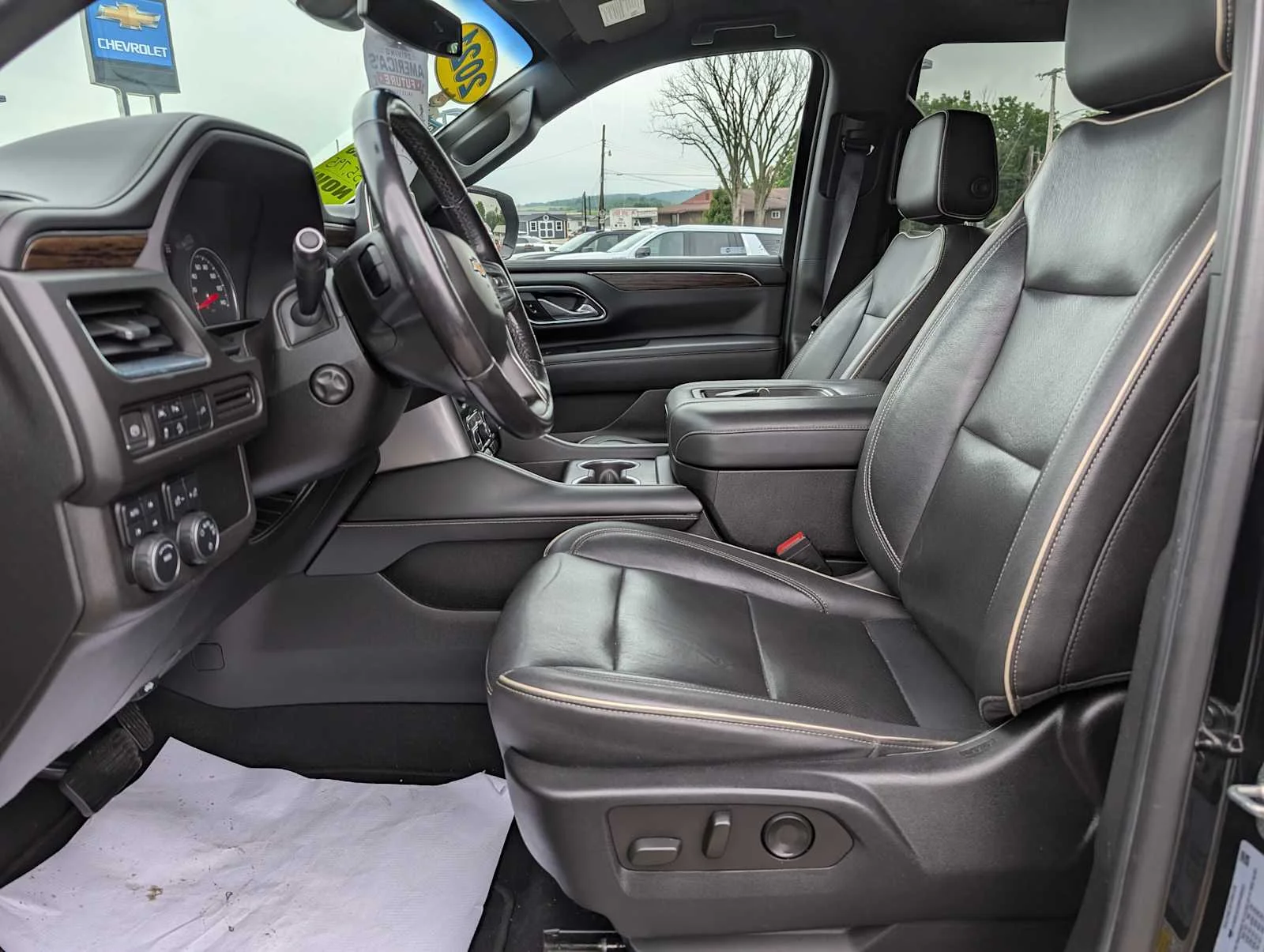 Used 2021 Black Chevrolet Premier image 4