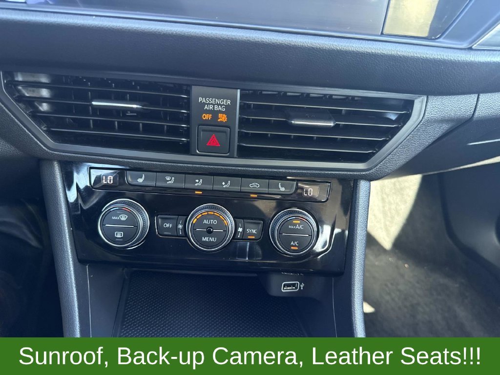 Used 2019 Black Volkswagen SEL image 23