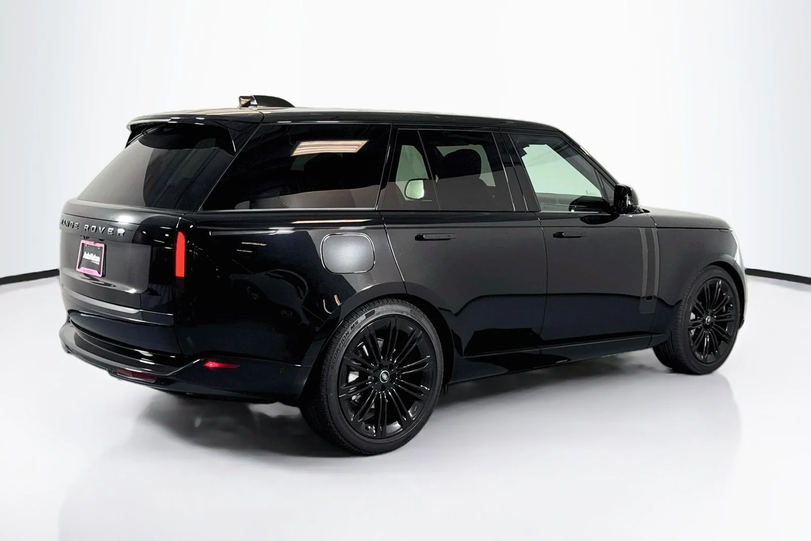 Used 2025 Santorini Black Metallic Land Rover SE image 5