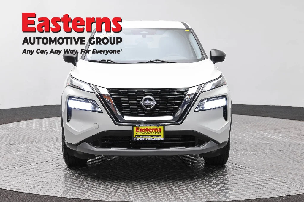 Used 2023 White Nissan S image 2