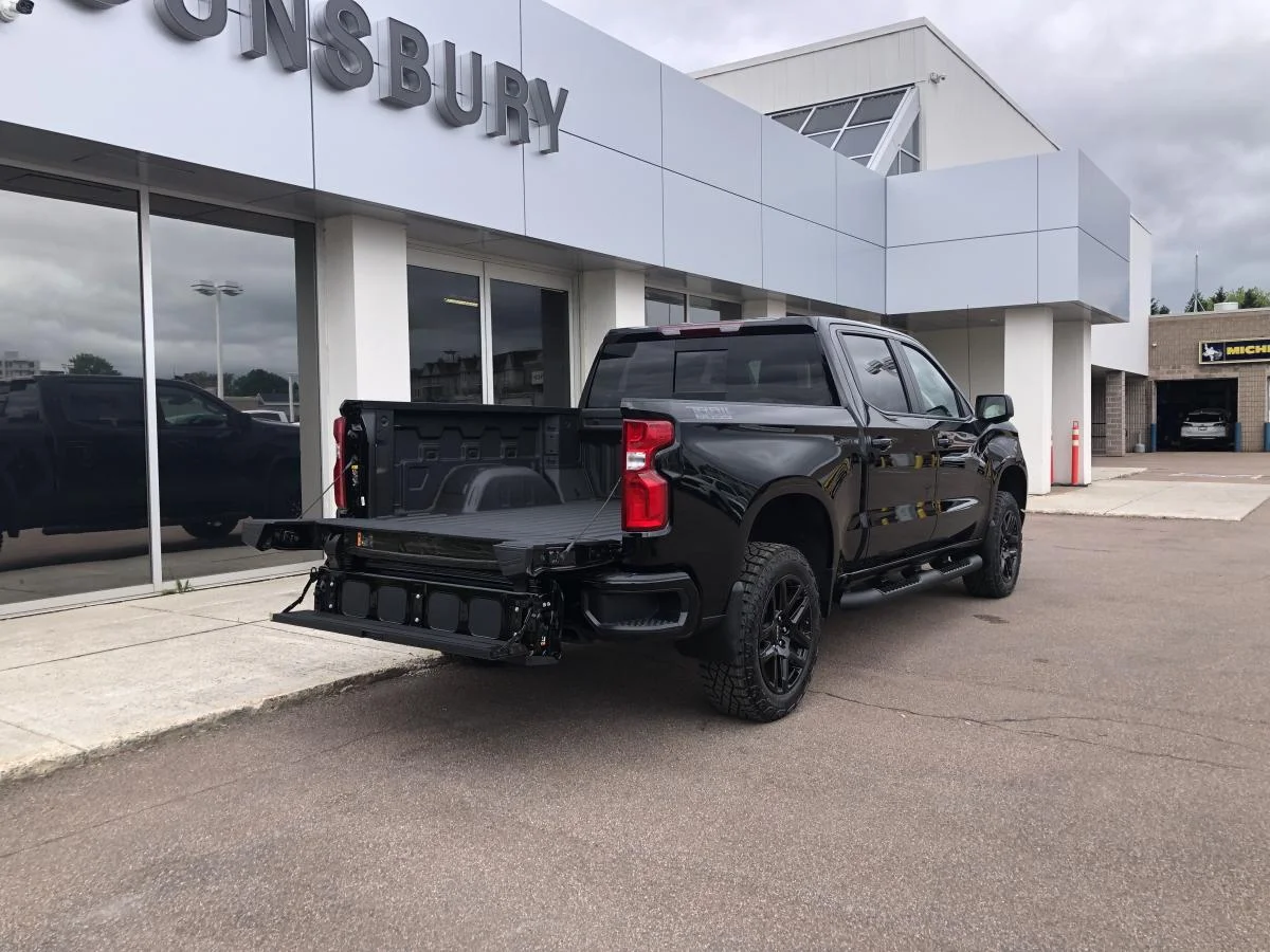 New 2026 Black Chevrolet 4wd Crew Cab 147" Lt image 8
