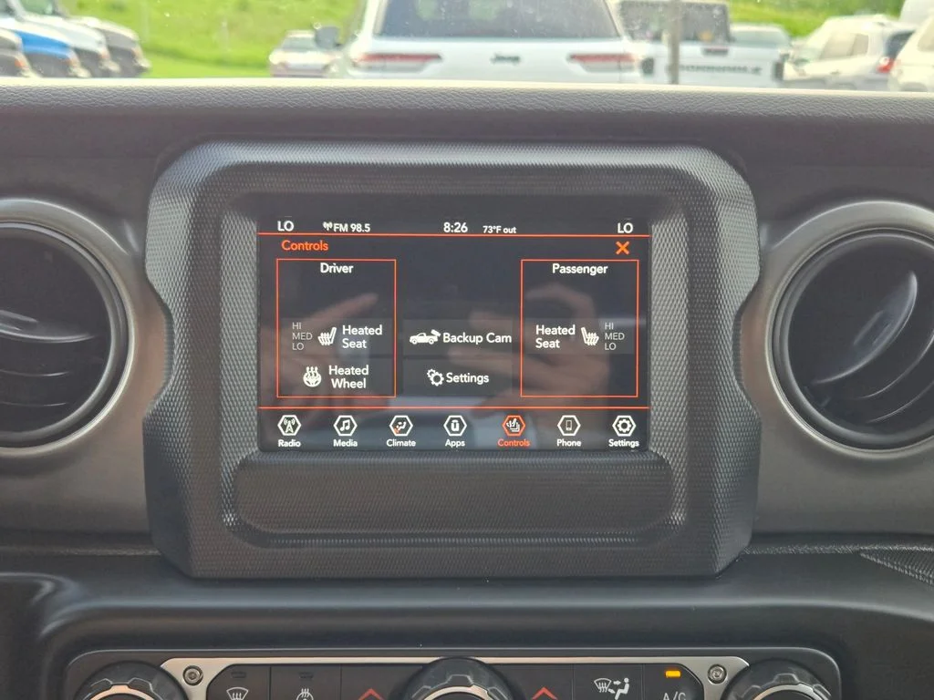 Used 2023 Green Jeep  image 22