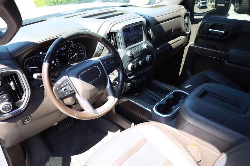 Used 2020 White Frost Tricoat GMC Denali image 12