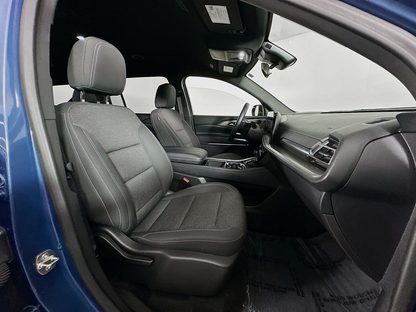 Used 2025 Lakeshore Blue Metallic Chevrolet LT image 29