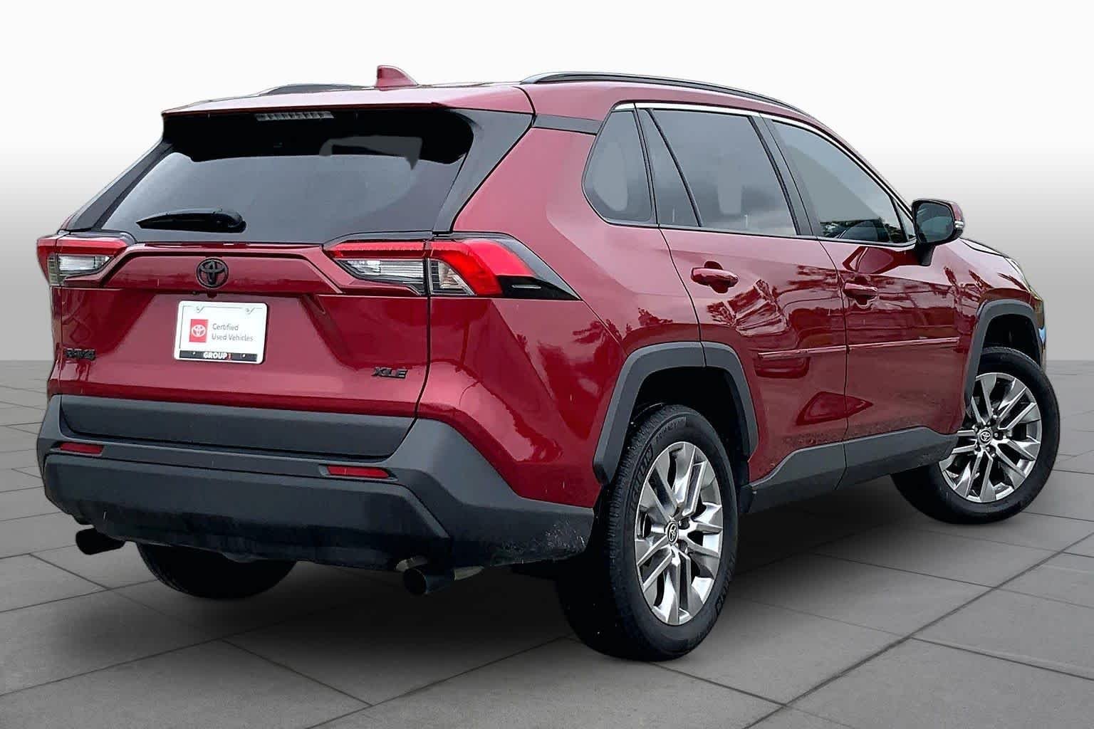Used 2024 Ruby Flare Pearl Toyota XLE Premium image 13