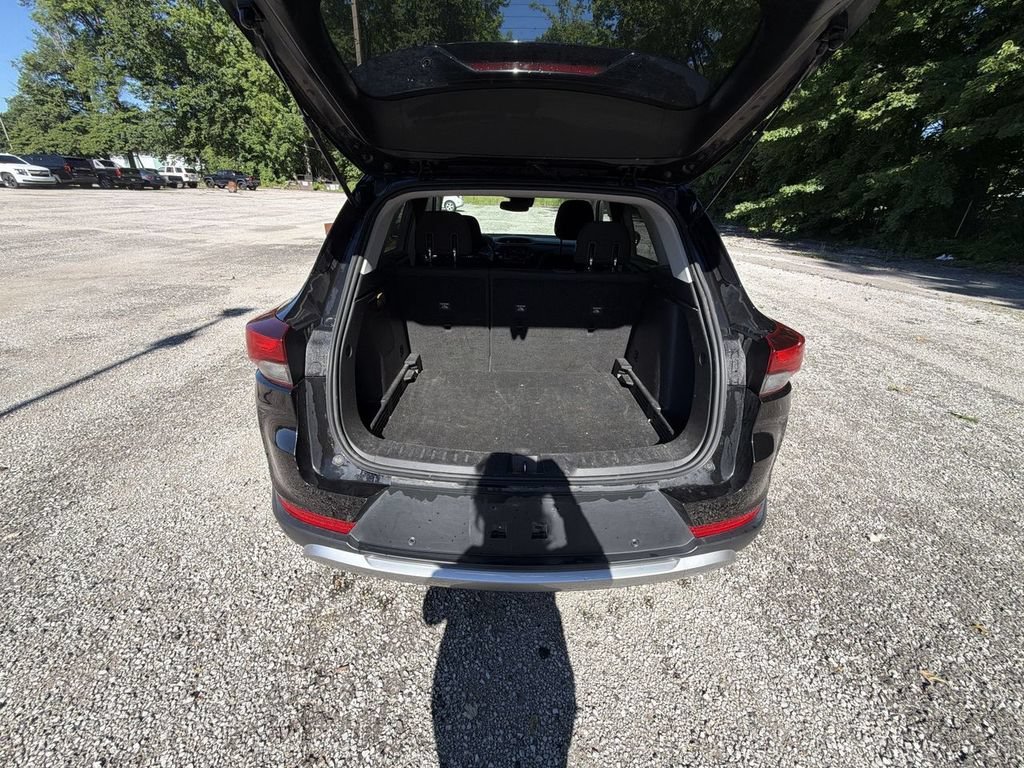 Used 2021 MOSAIC BLACK METALLIC Chevrolet LT image 24