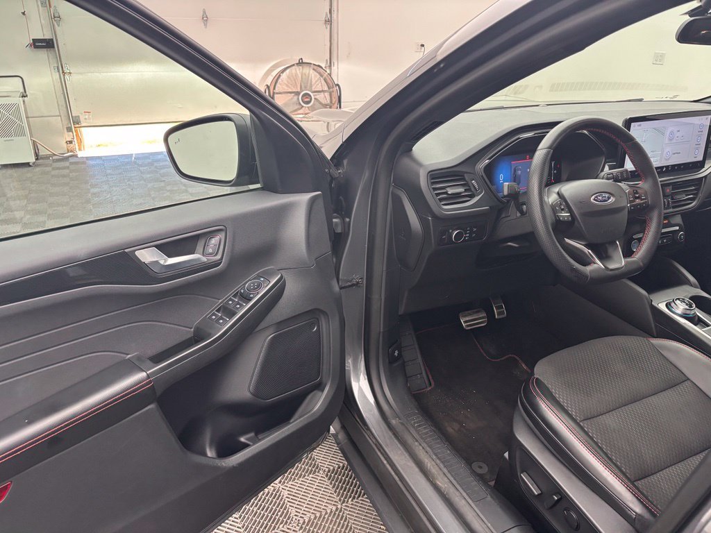Used 2023 Gray Metallic Ford ST-Line image 17